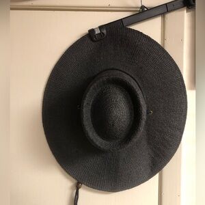 ANYTIME HAT by UNIVERSAL THREAD